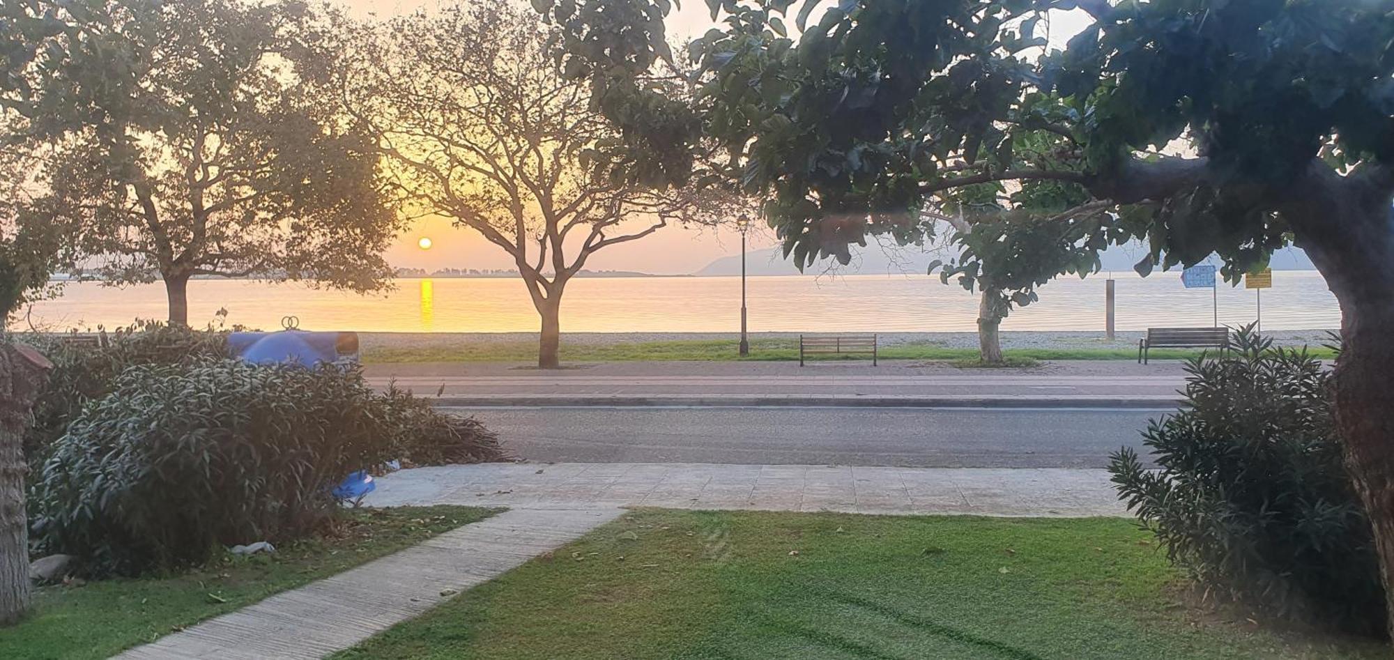 Nafpaktos Seaside Apartment Dış mekan fotoğraf